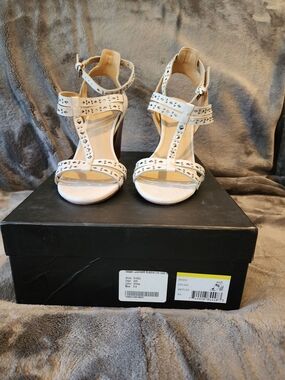 Joes Off White Studded T-Strap Women's Sandals 8.5
